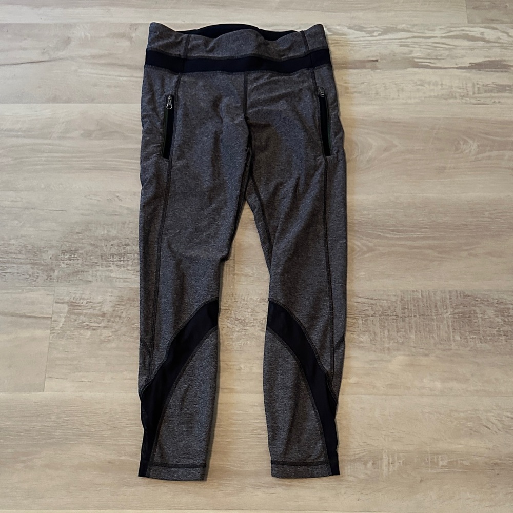 LULULEMON Gray and Black Leggings, size 6